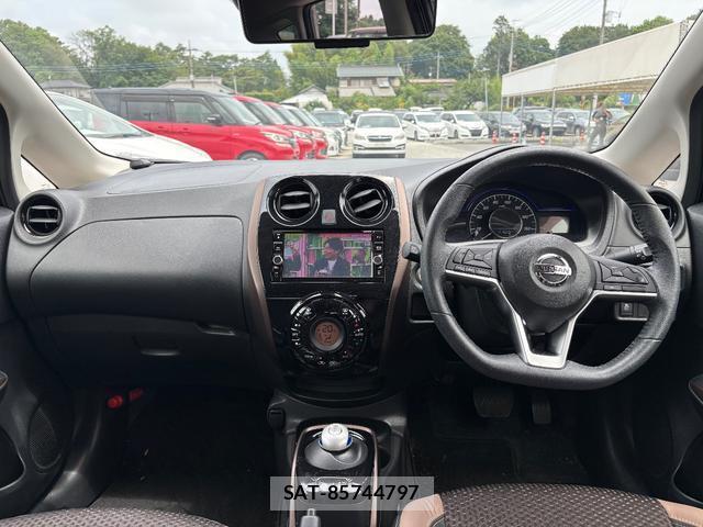 Nissan NOTE 2018-01 8219232-7