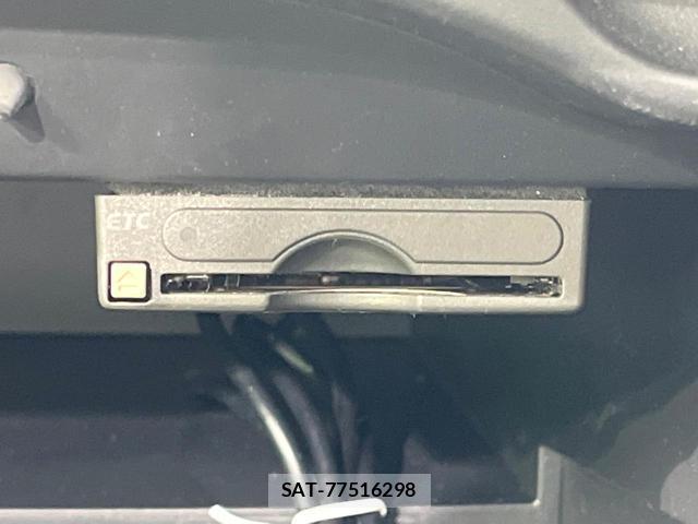 Nissan NOTE 2018-02 8219347-3