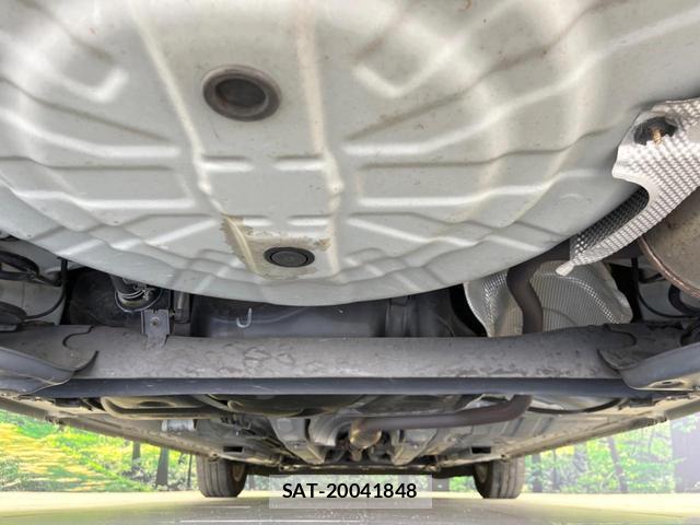 Nissan NOTE 2019-06 8219371-18