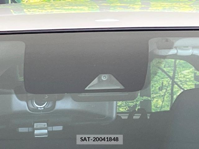 Nissan NOTE 2019-06 8219371-4