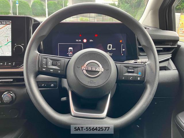 Nissan NOTE 2021-11 8219744-5