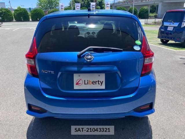 Nissan NOTE 2018-05 8219751-9