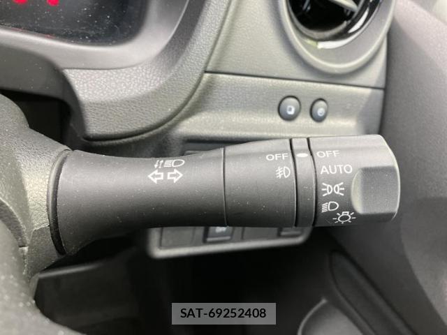 Nissan NOTE 2019-07 8219941-15