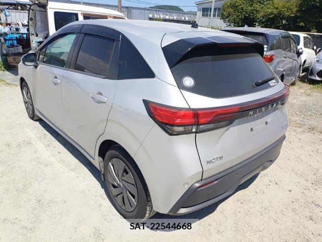 Nissan NOTE 2021-07 8219975-5