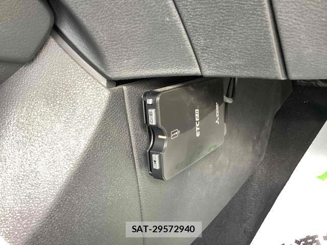 Nissan NOTE 2022-05 8220159-3
