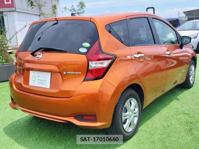 Nissan NOTE 2016-11 8220599-1