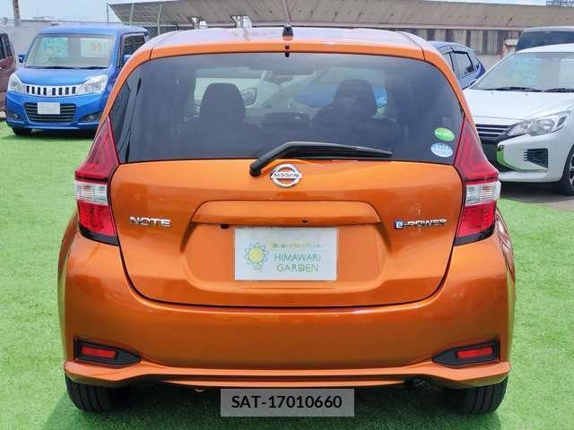 Nissan NOTE 2016-11 8220599-19