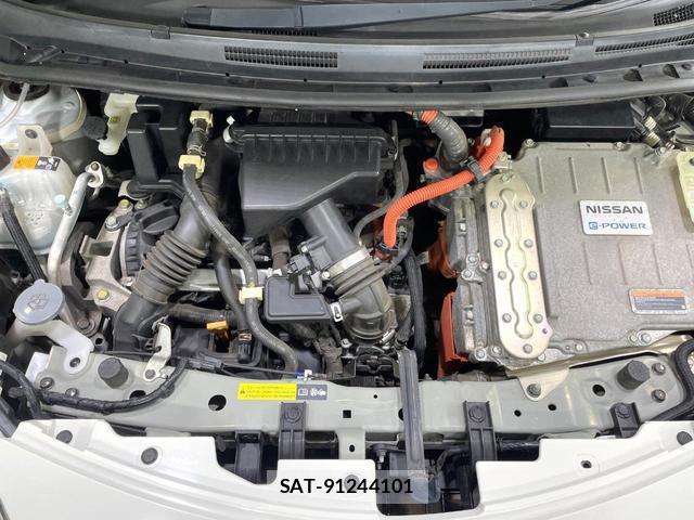 Nissan NOTE 2017-04 8220748-15