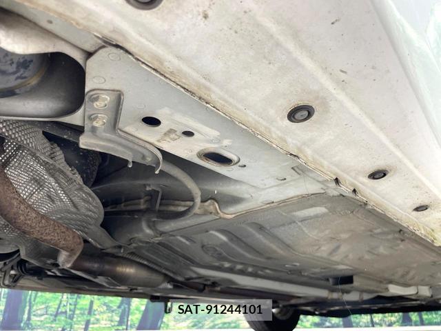 Nissan NOTE 2017-04 8220748-19