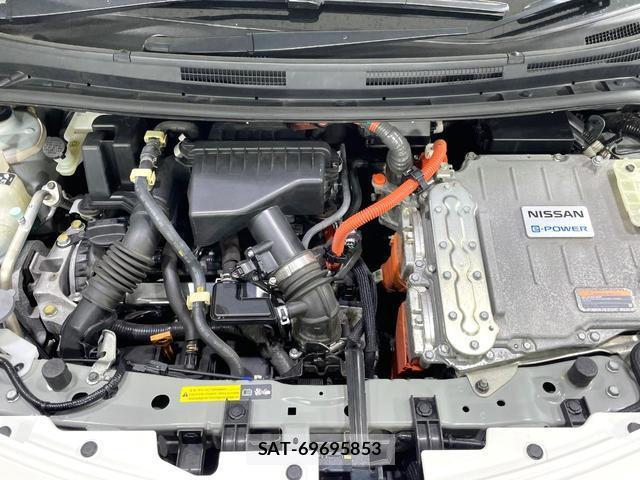 Nissan NOTE 2018-05 8220750-17