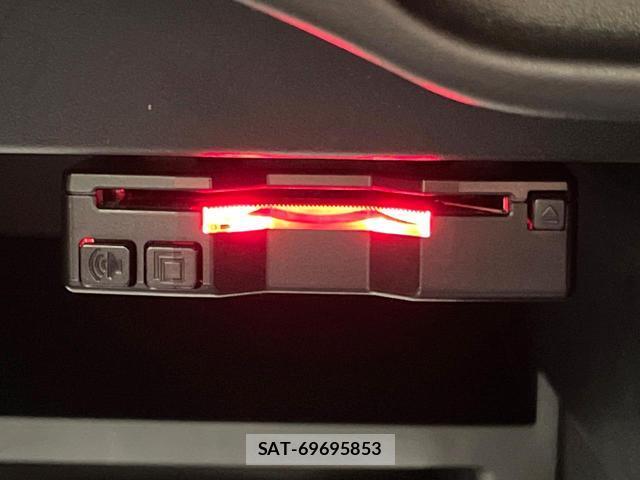 Nissan NOTE 2018-05 8220750-4
