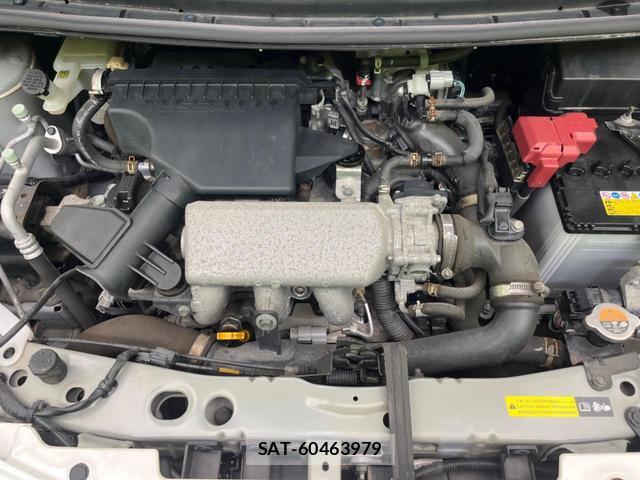 Nissan NOTE 2016-07 8221152-17