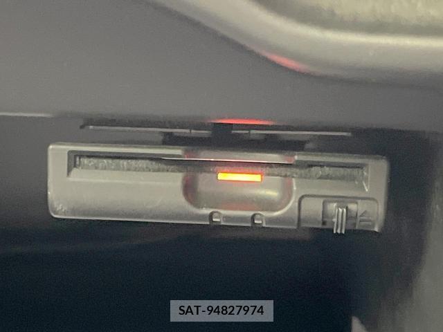 Nissan NOTE 2013-06 8221231-3