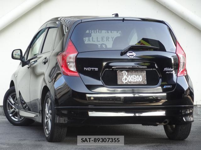 Nissan NOTE 2013-03 8221261-4