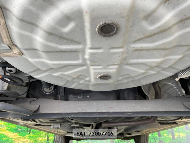 Nissan NOTE 2018-09 8221284-18