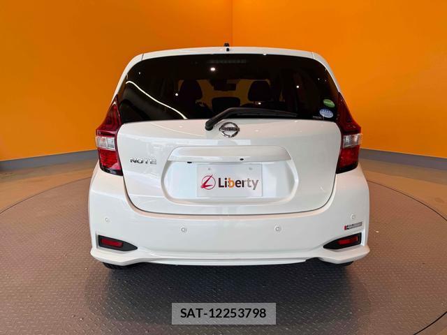 Nissan NOTE 2018-08 8221303-10