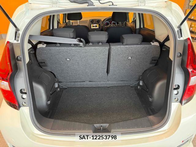 Nissan NOTE 2018-08 8221303-12