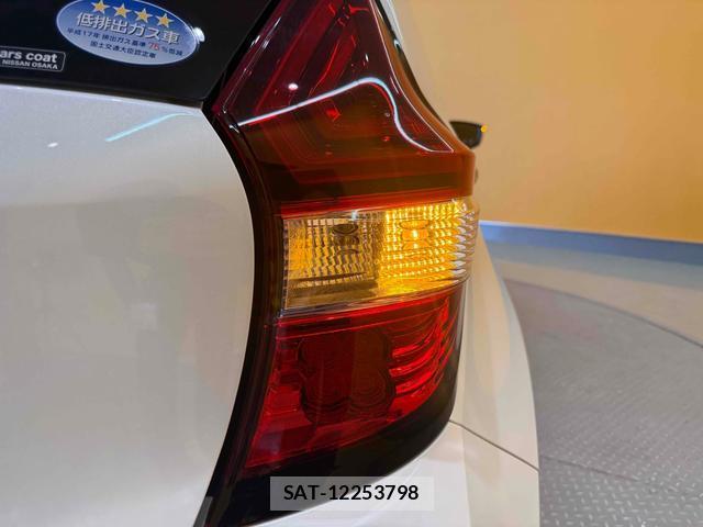 Nissan NOTE 2018-08 8221303-17