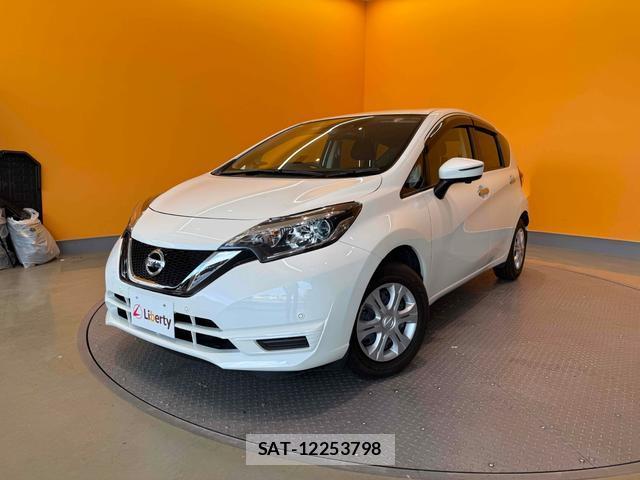 Nissan NOTE 2018-08 8221303-4