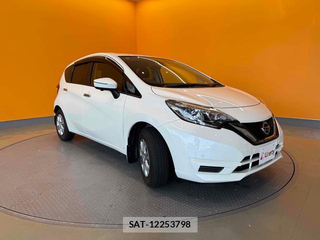 Nissan NOTE 2018-08 8221303-6