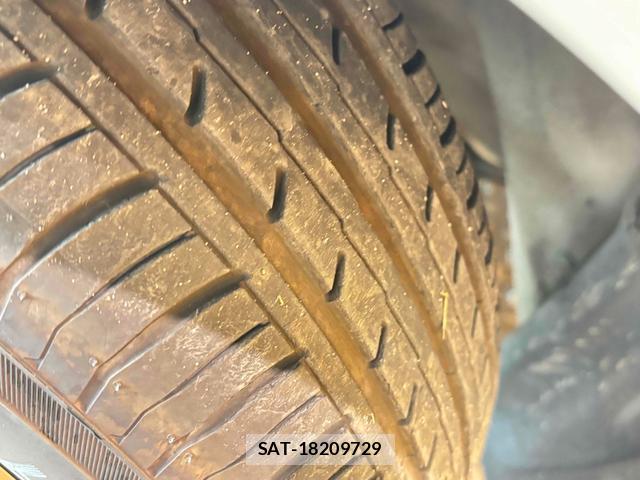 Nissan NOTE 2017-06 8221306-19