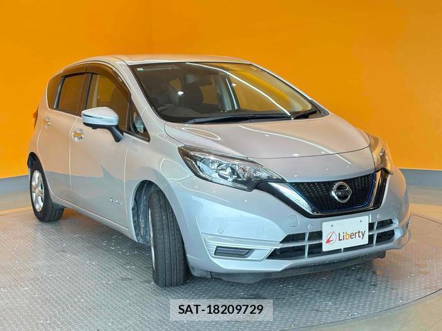 Nissan NOTE 2017-06 8221306-6