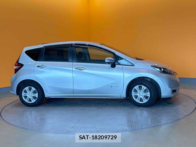 Nissan NOTE 2017-06 8221306-7