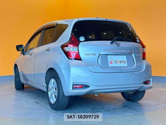 Nissan NOTE 2017-06 8221306-9