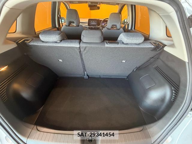 Nissan NOTE 2021-04 8221307-9