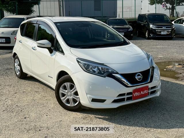 Nissan NOTE 2017-02 8221877-11