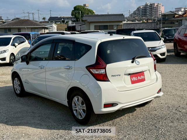 Nissan NOTE 2017-02 8221877-13