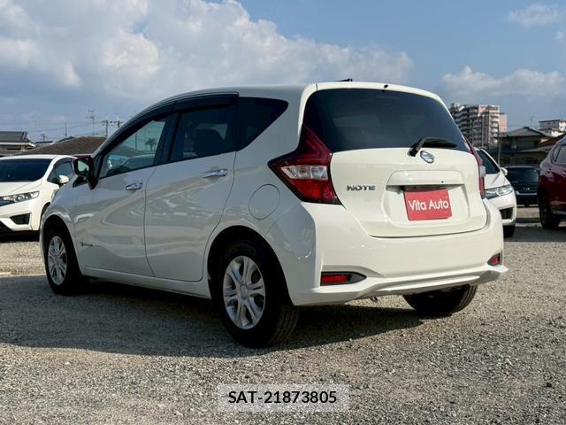 Nissan NOTE 2017-02 8221877-17