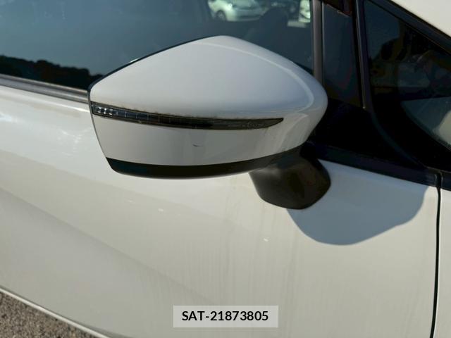 Nissan NOTE 2017-02 8221877-5