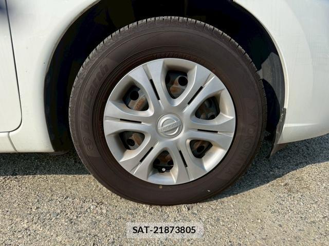 Nissan NOTE 2017-02 8221877-7