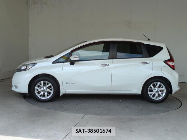 Nissan NOTE 2020-03 8222211-11