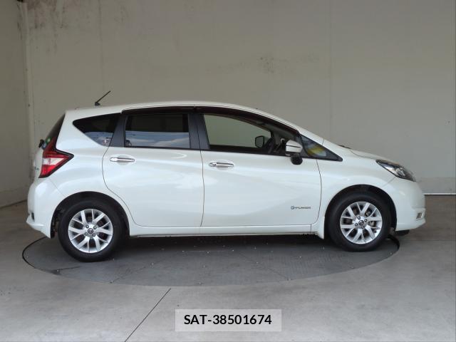 Nissan NOTE 2020-03 8222211-3