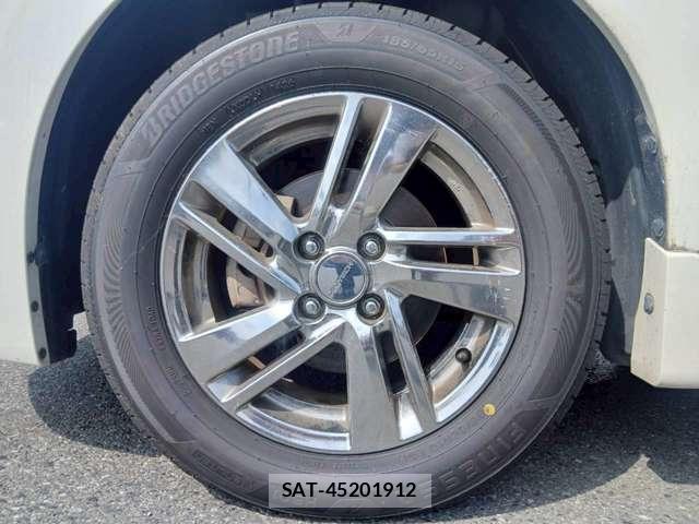 Nissan NOTE 2013-09 8222677-16