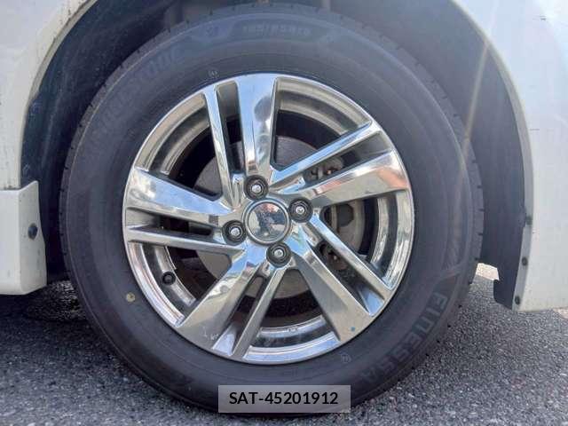 Nissan NOTE 2013-09 8222677-18