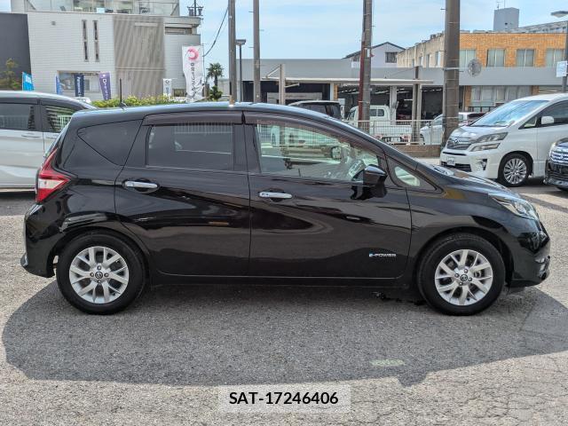 Nissan NOTE 2019-11 8222892-3