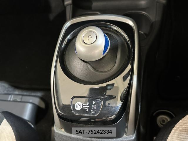 Nissan NOTE 2018-06 8222973-4