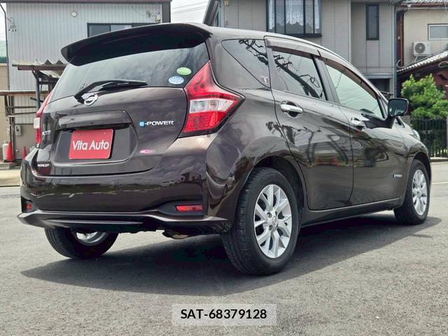 Nissan NOTE 2017-11 8223402-12
