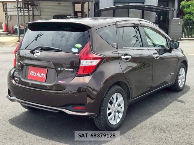 Nissan NOTE 2017-11 8223402-13