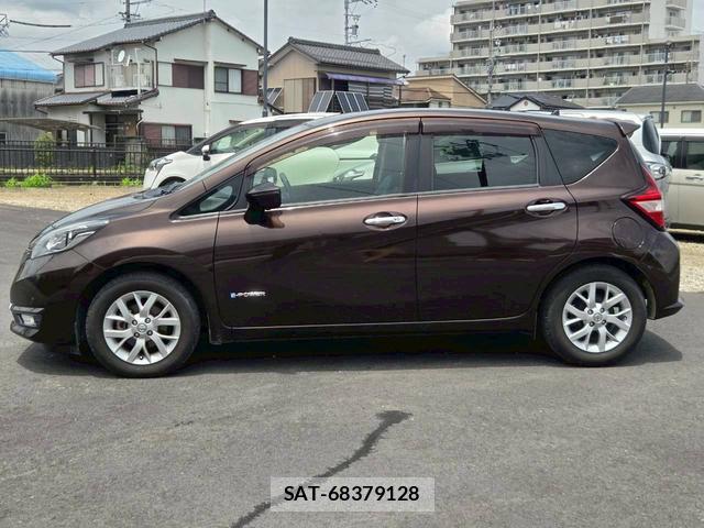 Nissan NOTE 2017-11 8223402-16