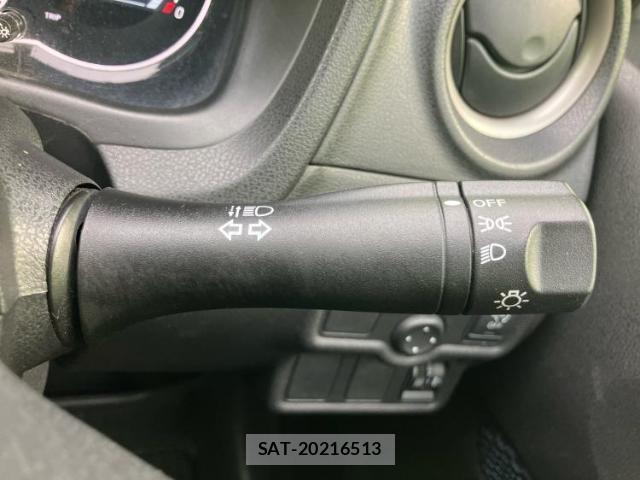 Nissan NOTE 2013-06 8223442-13