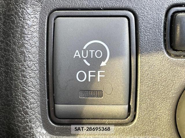Nissan NOTE 2017-06 8224159-6