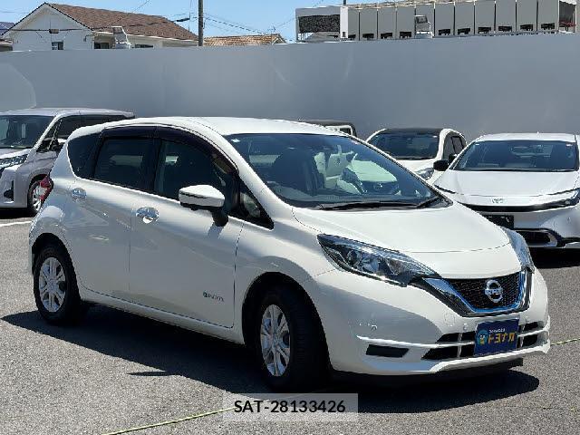 Nissan NOTE 2018-03 8224834-5