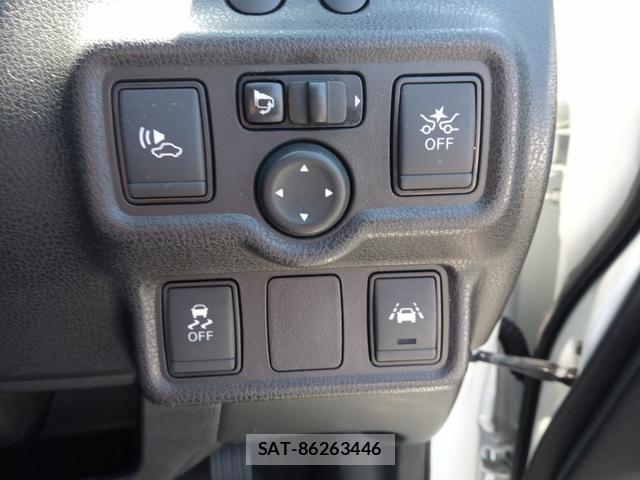 Nissan NOTE 2017-01 8224872-5