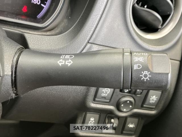 Nissan NOTE 2017-03 8225129-16
