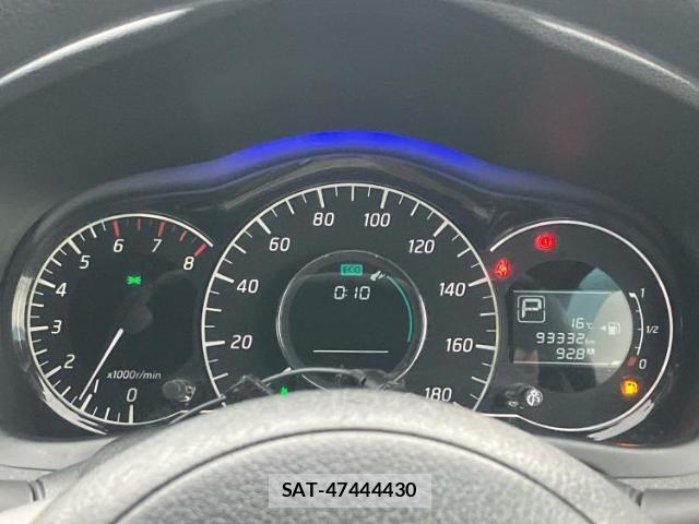Nissan NOTE 2013-04 8225332-12