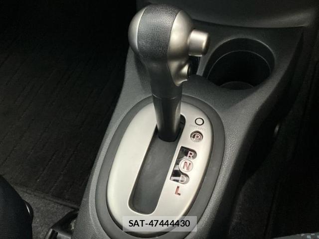 Nissan NOTE 2013-04 8225332-16